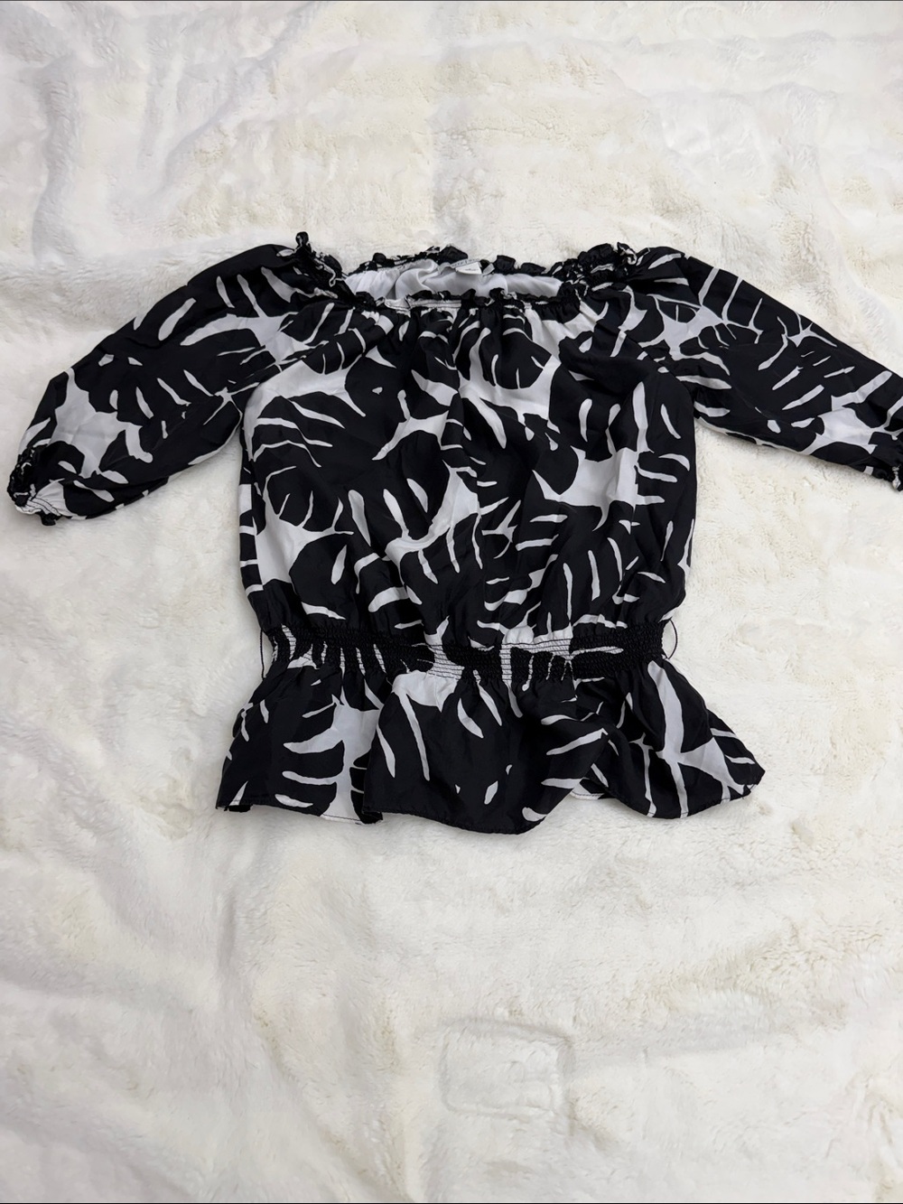 White House Black Market Black & White Off-Shoulder Leaf Print Blouse